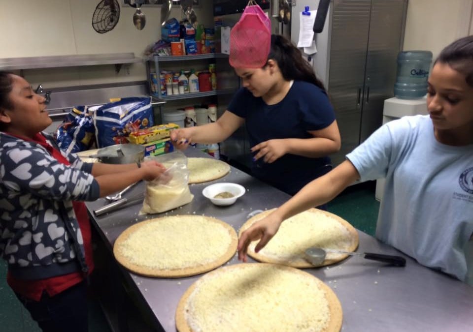 PHOTO: Pizza Making